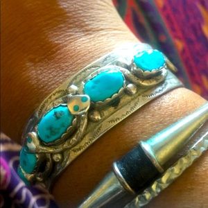 Beautiful large vintage Zuni turquoise bracelet